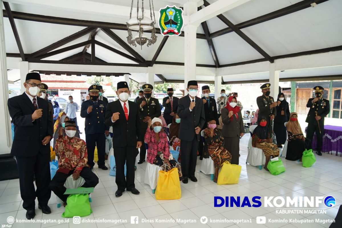 BAKTI SOSIAL DI HARI KESAKTIAN PANCASILA – Dinas Komunikasi dan Informatika Kab. Magetan