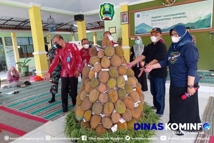 Promosi Durian, Bupati Suprawoto Apresiasi Kenduren Poncol – Dinas Komunikasi