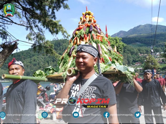 Tradisi Bersih Desa Kelurahan Sarangan