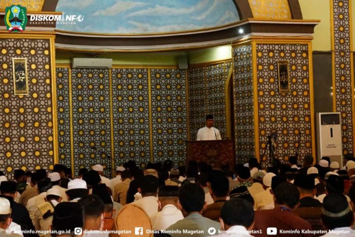 Bupati Magetan Tunaikan Sholat Ied bersama Masyarakat di Masjid Agung