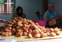 Ari Wibowo, 32 Tahun Produksi Bolu, Laku Sampai Luar Kota – Dinas Komunikasi dan Informatika Kab. Magetan