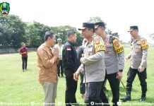 Pastikan Pelayanan Pengamanan Selama Libur Lebaran Lancar, Kapolda Jawa Timur Kunjungi Pos Pengamanan Sarangan