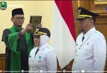 Lalui Jalan Panjang Demokrasi Magetan, Nanik-Suyatni Resmi Dilantik Khofifah Jadi Bupati dan Wakil Bupati Magetan.