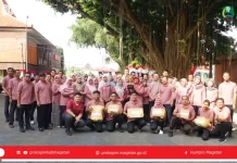 ASN Setda Magetan Terima Hadiah Lomba Permainan Tradisional Sambut HUT RI ke-80
