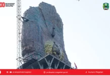 Bupati Magetan Hadiri Pemasangan Panel Kepala Merak Monumen Reog Ponorogo