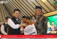 Wagub Emil Dardak Serahkan Bantuan Sosial untuk Warga Magetan: Wujud Kepedulian bagi Kelompok Rentan
