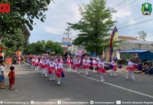 Warga Tumpah Ruah, Antusias Saksikan Pawai Budaya Kawedanan