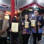 Owner Keripik Tempe H&G Raih Penghargaan UKM Kompetensi Ekspor dari Bupati Magetan