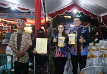 Owner Keripik Tempe H&G Raih Penghargaan UKM Kompetensi Ekspor dari Bupati Magetan