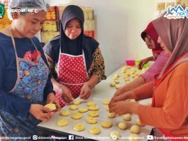 Kisah Lely Sulap “Kaum Rebahan” Jadi “Pasukan Kehebohan” Pie Susu Centul