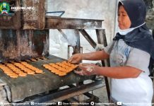 Renyahnya Kerupuk Ubi Oranye Lis Magetan, Berbuah Manisnya Gelar Sarjana