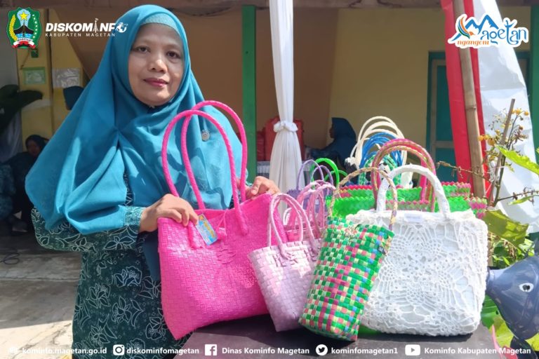 Tas Anyaman KUBE Menteles Magetan Kebanjiran Order