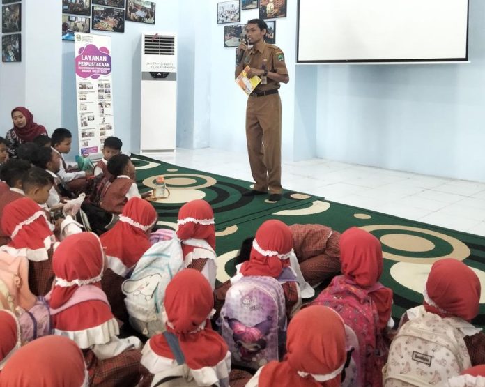 Para Siswa TK PGRI Milangasri Berwisata Literasi ke Perpustakaan Umum
