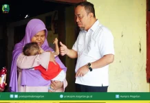Percepat Penurunan Stunting, Wakil Bupati Magetan Salurkan Bantuan Program ‘Anting Emas’