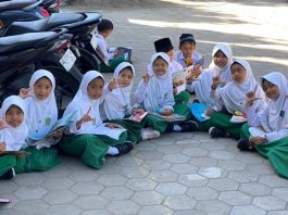Mobil Perpustakaan Keliling Hadir Layani MIN 15 Magetan