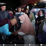 Tangis Haru dan Sujud Syukur Warnai Kepulangan 380 Jemaah Haji Kloter 21 Asal Magetan