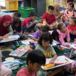 Asah Bakat Senimu! Puluhan Anak Antusias Ikuti Kelas Gambar Gratis Dinas Arpus, Tema Memancing Bikin Betah!