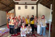 Mahasiswa KKN Kolaboratif Universitas Trunodjoyo Madura Desa Buluharjo 2026 Edukasi Gizi Keluarga melalui Program GEMBIRA di Posyandu Dusun Widoro